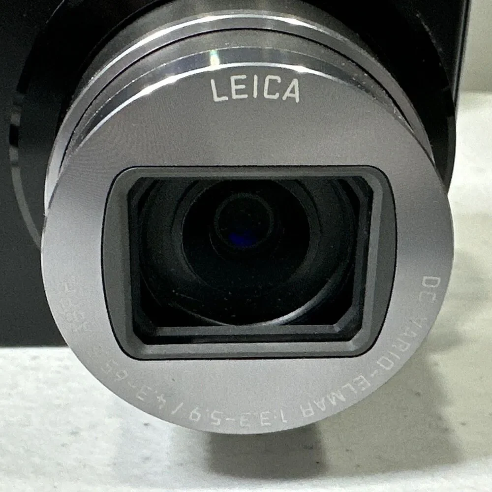 Leica V-Lux 30 14.1MP Compact Digital Camera Used With Battery And Charger